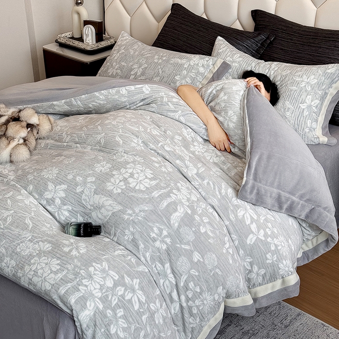 91家纺网 家纺一手货源 找家纺 若未家居 LOVEWE HOUSE 2025新款220高克重牛奶绒色烂双拼四件套 花音灰