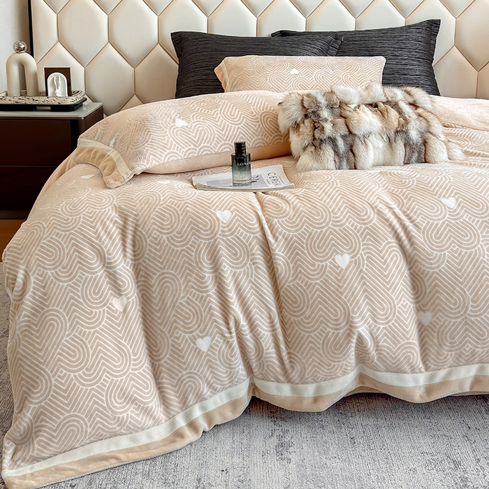 91家纺网 家纺一手货源 找家纺 若未家居 LOVEWE HOUSE 2025新款220高克重牛奶绒色烂双拼四件套 鸡心