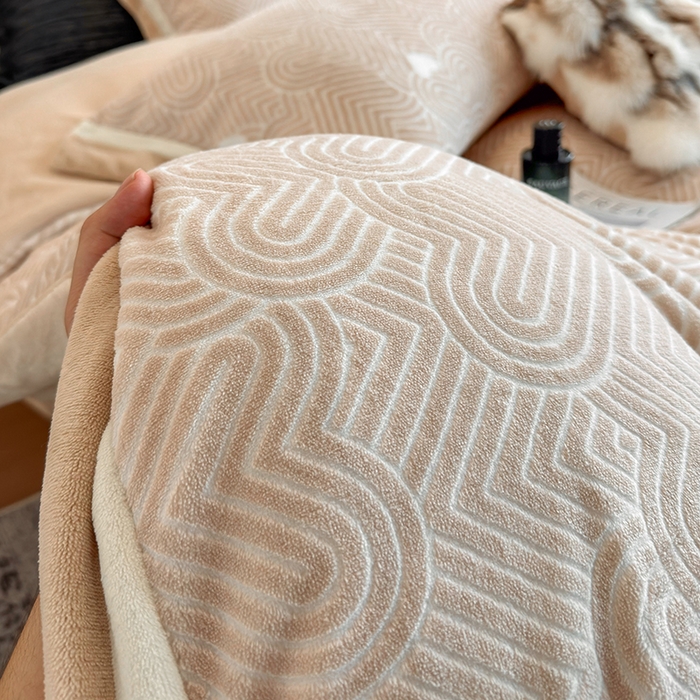 91家纺网 家纺一手货源 找家纺 若未家居 LOVEWE HOUSE 2025新款220高克重牛奶绒色烂双拼四件套 鸡心