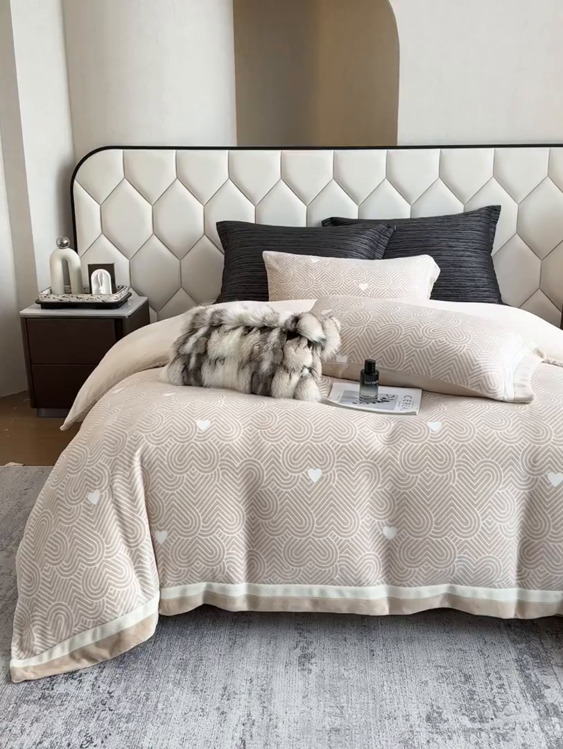 91家纺网 家纺一手货源 找家纺 若未家居 LOVEWE HOUSE 2025新款220高克重牛奶绒色烂双拼四件套 鸡心