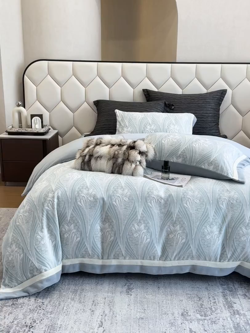 91家纺网 家纺一手货源 找家纺 若未家居 LOVEWE HOUSE 2025新款220高克重牛奶绒色烂双拼四件套 流年花束 蓝灰