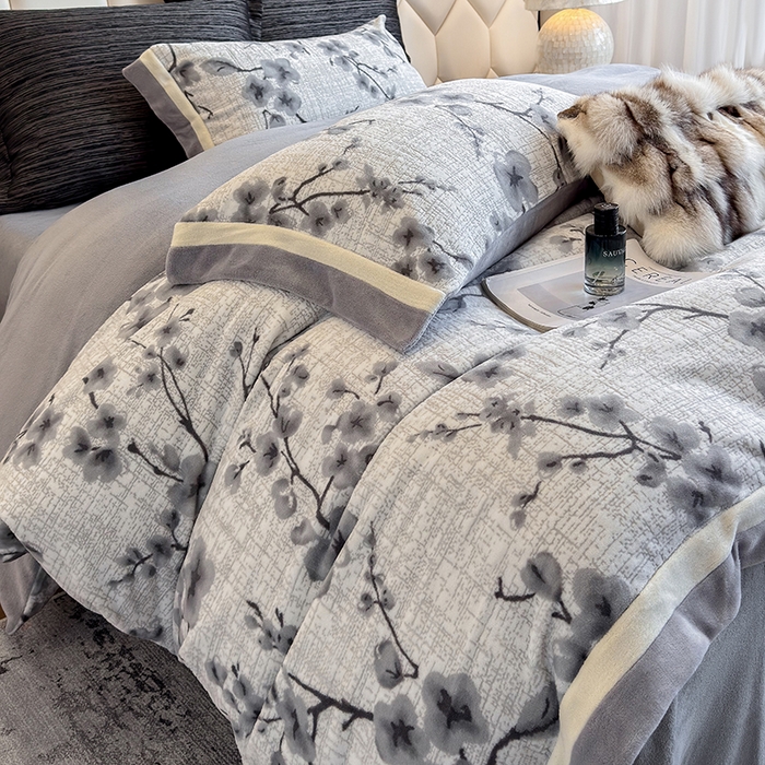 91家纺网 家纺一手货源 找家纺 若未家居 LOVEWE HOUSE 2025新款220高克重牛奶绒色烂双拼四件套 陌语灰