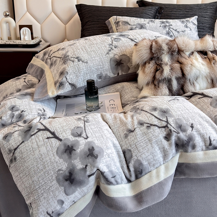 91家纺网 家纺一手货源 找家纺 若未家居 LOVEWE HOUSE 2025新款220高克重牛奶绒色烂双拼四件套 陌语灰