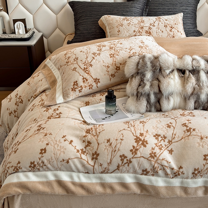 91家纺网 家纺一手货源 找家纺 若未家居 LOVEWE HOUSE 2025新款220高克重牛奶绒色烂双拼四件套 山茶花语 咖