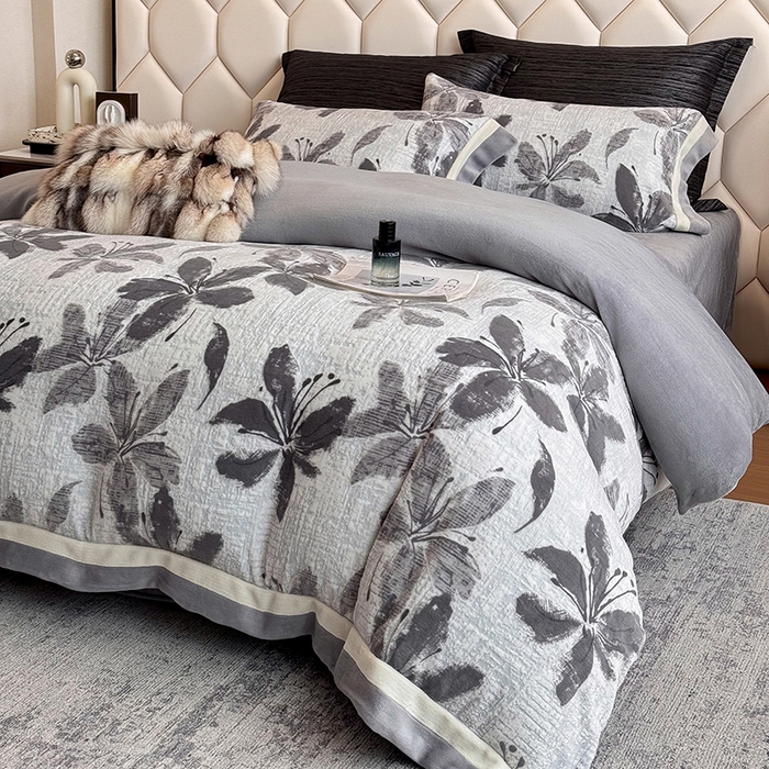 91家纺网 家纺一手货源 找家纺 若未家居 LOVEWE HOUSE 2025新款220高克重牛奶绒色烂双拼四件套 疏影灰