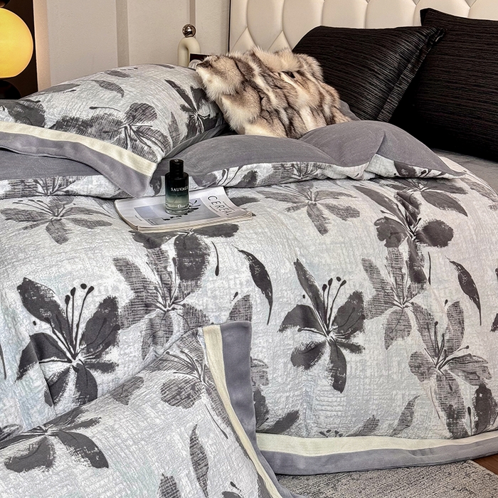 91家纺网 家纺一手货源 找家纺 若未家居 LOVEWE HOUSE 2025新款220高克重牛奶绒色烂双拼四件套 疏影灰