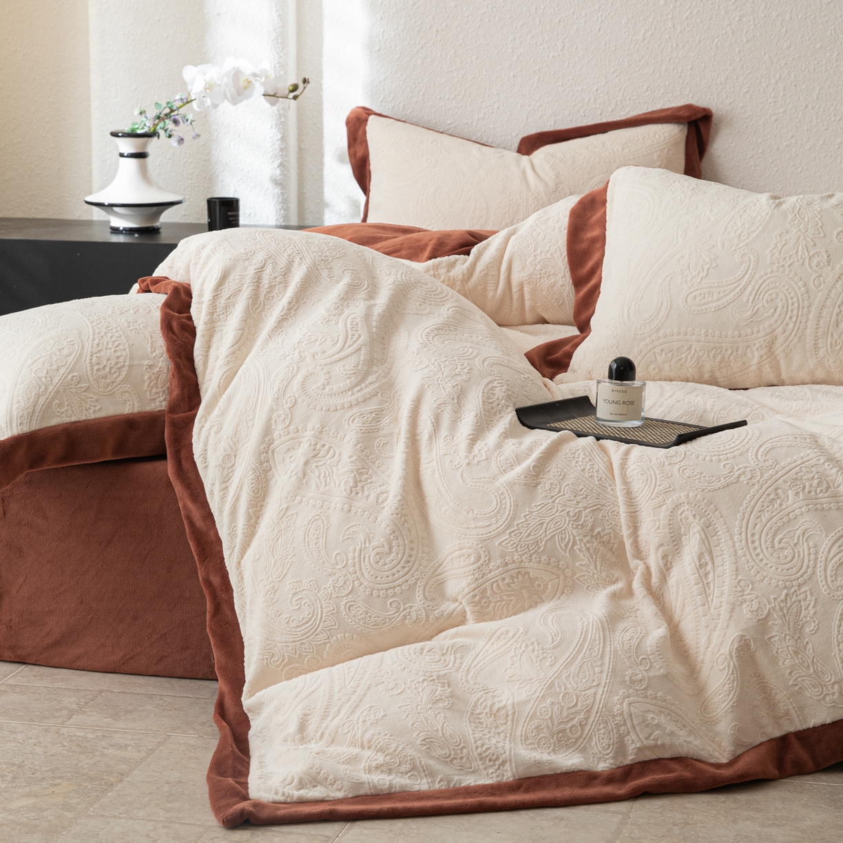 91家纺网 家纺一手货源 找家纺 （总）若未家居 LOVEWE HOUSE 2025新款240克全消光雕花撞色牛奶绒 四件套-佩斯利