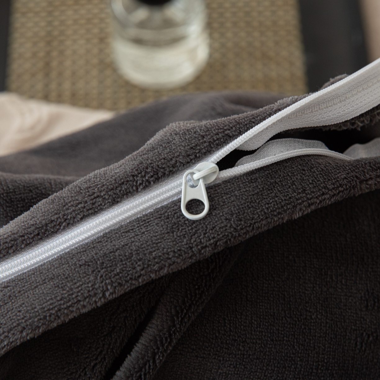 91家纺网 家纺一手货源 找家纺 若未家居 LOVEWE HOUSE 2025新款240克全消光雕花撞色牛奶绒 四件套-佩斯利 佩斯利 米灰色