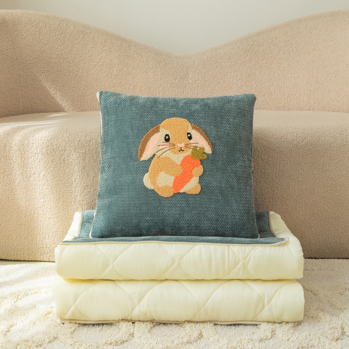 91家纺网 家纺一手货源 找家纺 （总）新奇异 2025新款卡通毛巾绣抱枕被-四季通用磨毛款可爱狗+萝卜兔系列