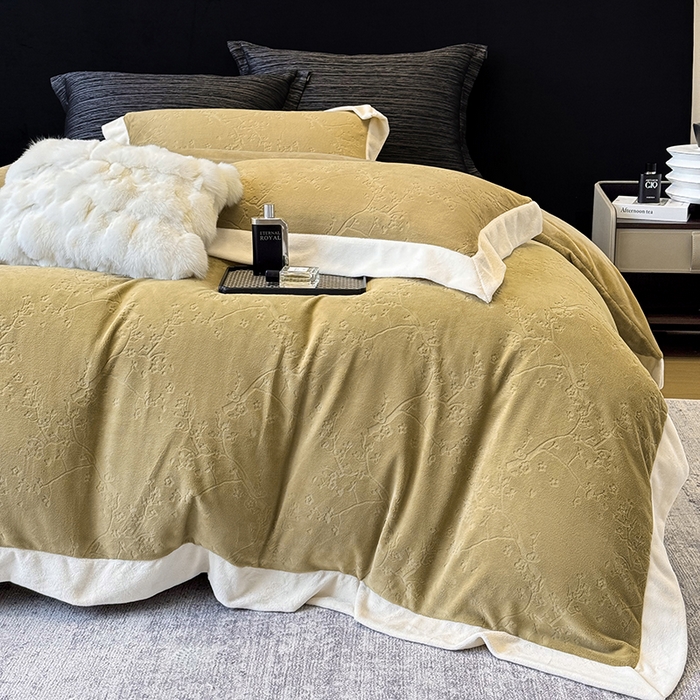 91家纺网 家纺一手货源 找家纺 若未家居 LOVEWE HOUSE 2025新款250克高克重全消光雕花牛奶绒拼角工艺款四件套-桃林春晓 桃林春晓-咸菜绿