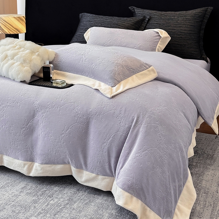 91家纺网 家纺一手货源 找家纺 若未家居 LOVEWE HOUSE 2025新款250克高克重全消光雕花牛奶绒拼角工艺款四件套-桃林春晓 桃林春晓-紫