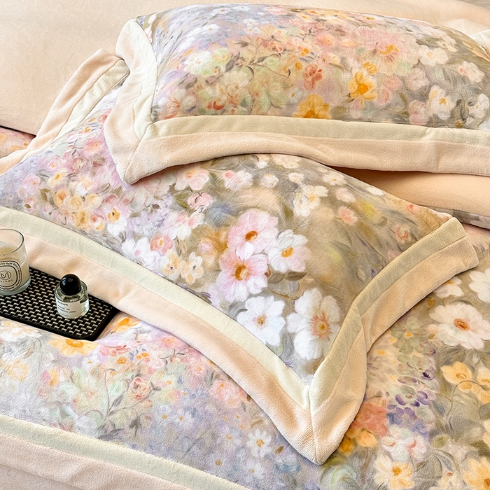 91家纺网 家纺一手货源 找家纺 若未家居 LOVEWE HOUSE 2025新款250克全消光数码印花牛奶绒双拼角四件套 一路繁花-粉