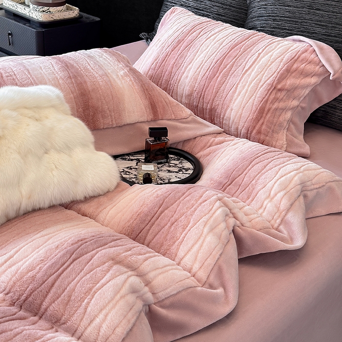 91家纺网 家纺一手货源 找家纺 （总）若未家居 LOVEWE HOUSE 2025新款阿尔卑斯丹麦渐变山脉系风格貂四件套