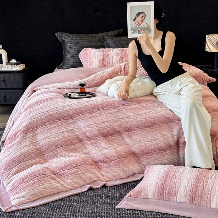 91家纺网 家纺一手货源 找家纺 （总）若未家居 LOVEWE HOUSE 2025新款阿尔卑斯丹麦渐变山脉系风格貂四件套