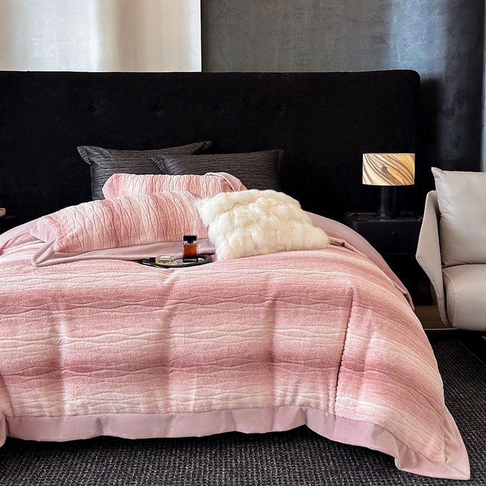 91家纺网 家纺一手货源 找家纺 若未家居 LOVEWE HOUSE 2025新款阿尔卑斯丹麦渐变山脉系风格貂四件套 海棠红