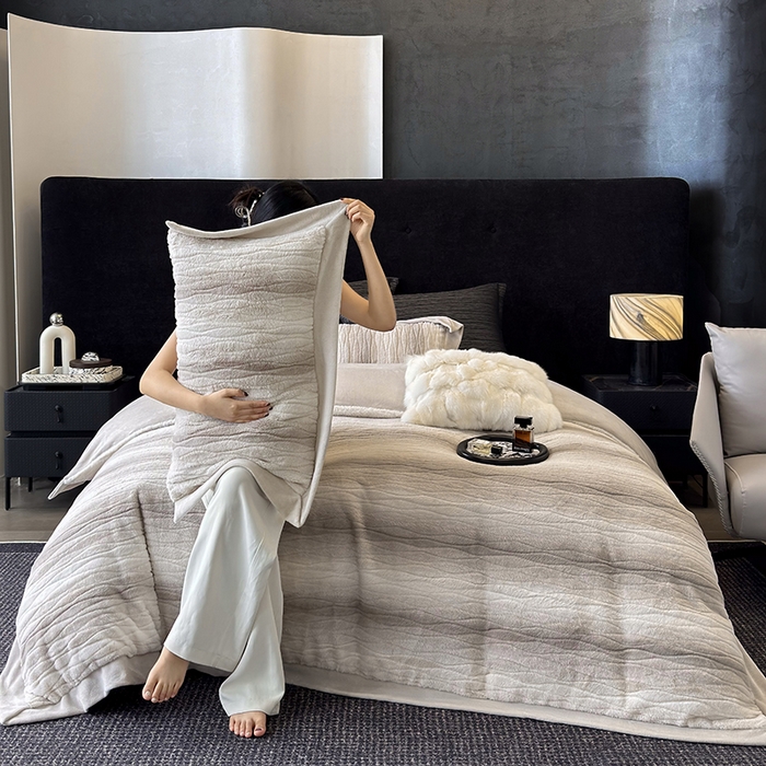 若未家居 LOVEWE HOUSE 2025新款阿尔卑斯丹麦渐变山脉系风格貂四件套 牛奶白