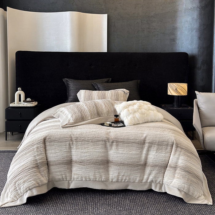 91家纺网 家纺一手货源 找家纺 若未家居 LOVEWE HOUSE 2025新款阿尔卑斯丹麦渐变山脉系风格貂四件套 牛奶白