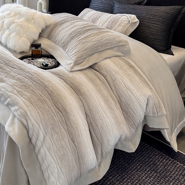 91家纺网 家纺一手货源 找家纺 若未家居 LOVEWE HOUSE 2025新款阿尔卑斯丹麦渐变山脉系风格貂四件套 牛奶白