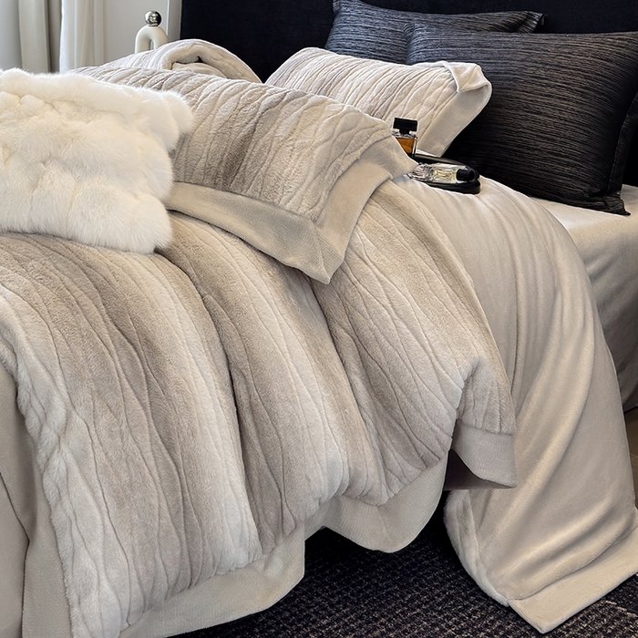 91家纺网 家纺一手货源 找家纺 若未家居 LOVEWE HOUSE 2025新款阿尔卑斯丹麦渐变山脉系风格貂四件套 牛奶白