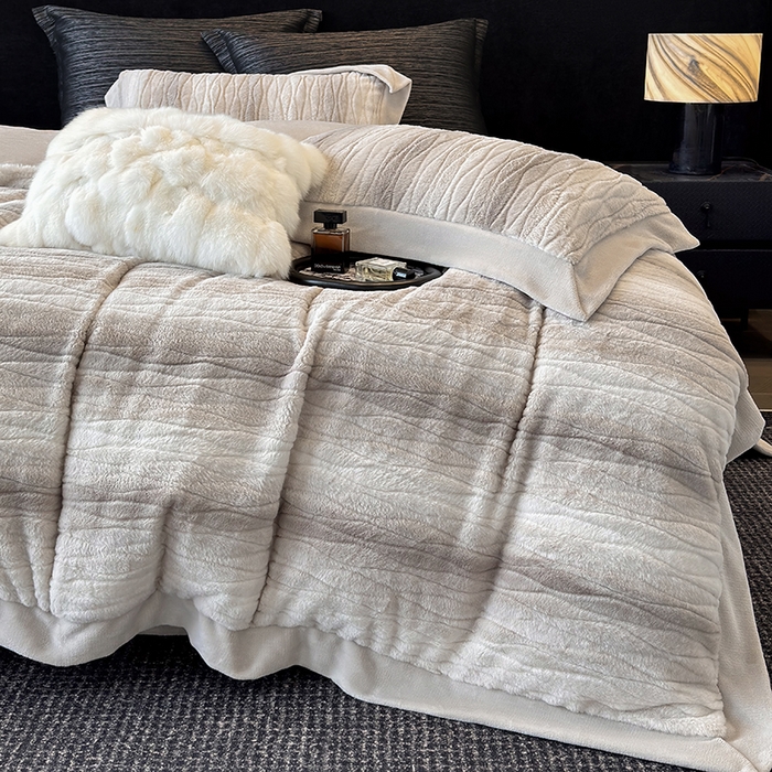 91家纺网 家纺一手货源 找家纺 若未家居 LOVEWE HOUSE 2025新款阿尔卑斯丹麦渐变山脉系风格貂四件套 牛奶白