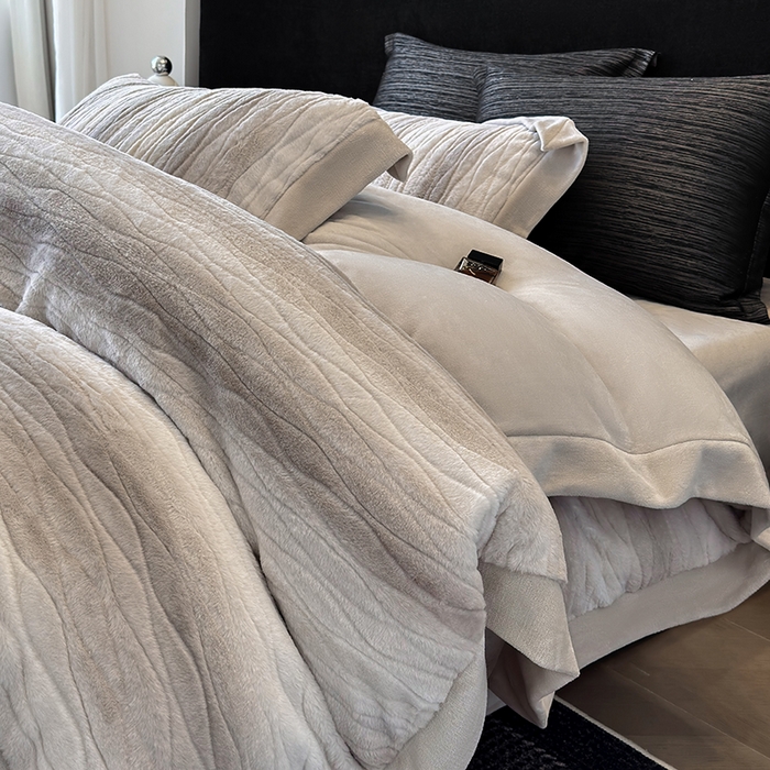 91家纺网 家纺一手货源 找家纺 若未家居 LOVEWE HOUSE 2025新款阿尔卑斯丹麦渐变山脉系风格貂四件套 牛奶白