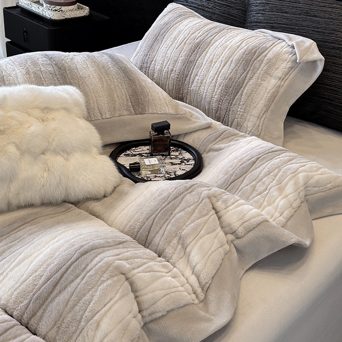 91家纺网 家纺一手货源 找家纺 若未家居 LOVEWE HOUSE 2025新款阿尔卑斯丹麦渐变山脉系风格貂四件套 牛奶白