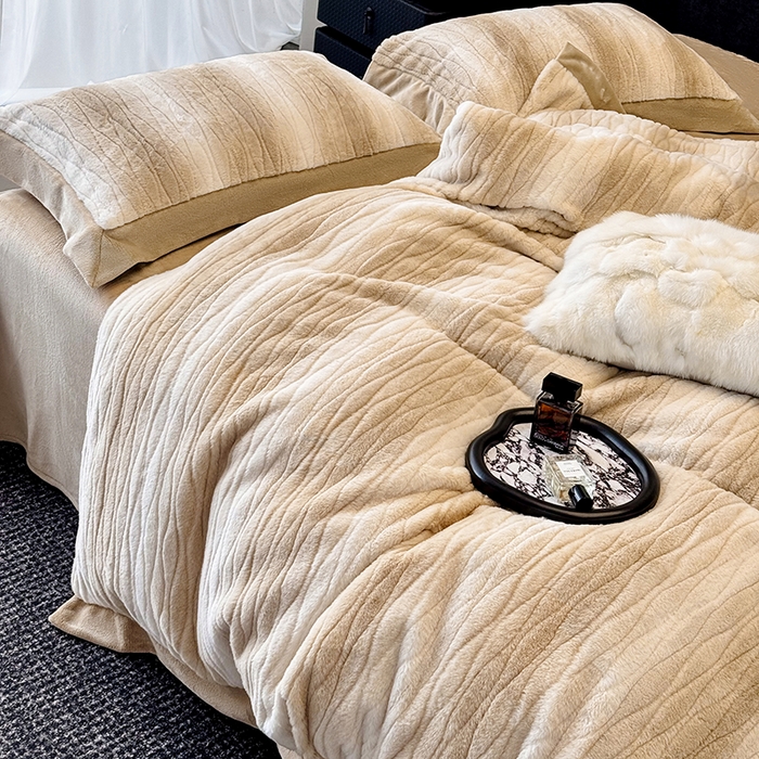 91家纺网 家纺一手货源 找家纺 若未家居 LOVEWE HOUSE 2025新款阿尔卑斯丹麦渐变山脉系风格貂四件套 浅卡其