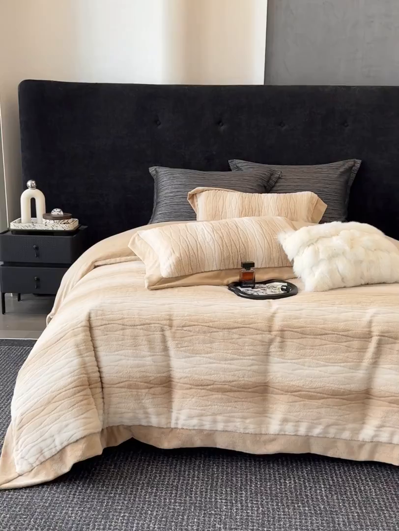 91家纺网 家纺一手货源 找家纺 若未家居 LOVEWE HOUSE 2025新款阿尔卑斯丹麦渐变山脉系风格貂四件套 浅卡其