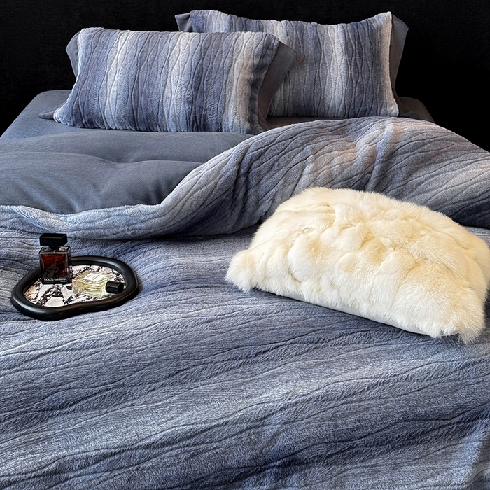 91家纺网 家纺一手货源 找家纺 若未家居 LOVEWE HOUSE 2025新款阿尔卑斯丹麦渐变山脉系风格貂四件套 青呆蓝