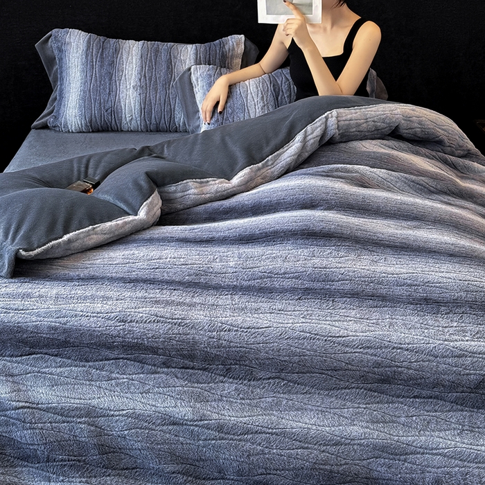 91家纺网 家纺一手货源 找家纺 若未家居 LOVEWE HOUSE 2025新款阿尔卑斯丹麦渐变山脉系风格貂四件套 青呆蓝