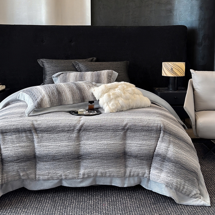 91家纺网 家纺一手货源 找家纺 若未家居 LOVEWE HOUSE 2025新款阿尔卑斯丹麦渐变山脉系风格貂四件套 水貂灰