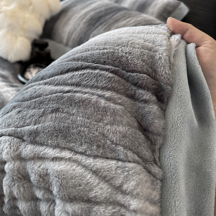 91家纺网 家纺一手货源 找家纺 若未家居 LOVEWE HOUSE 2025新款阿尔卑斯丹麦渐变山脉系风格貂四件套 水貂灰