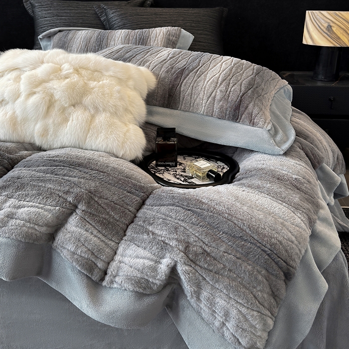 91家纺网 家纺一手货源 找家纺 若未家居 LOVEWE HOUSE 2025新款阿尔卑斯丹麦渐变山脉系风格貂四件套 水貂灰