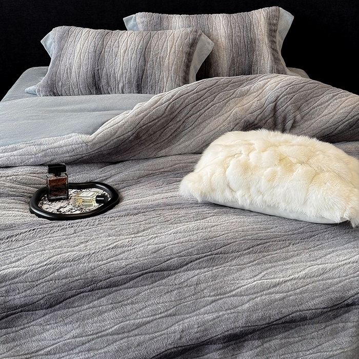 91家纺网 家纺一手货源 找家纺 若未家居 LOVEWE HOUSE 2025新款阿尔卑斯丹麦渐变山脉系风格貂四件套 水貂灰