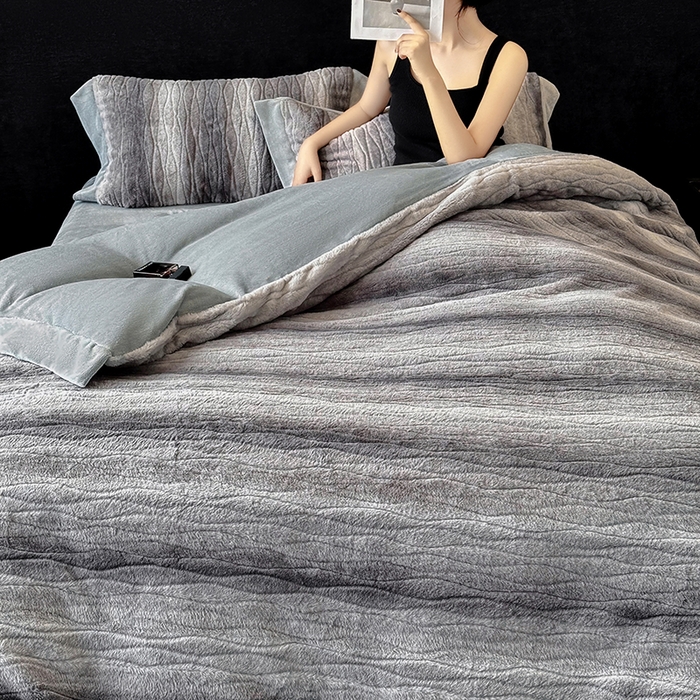 91家纺网 家纺一手货源 找家纺 若未家居 LOVEWE HOUSE 2025新款阿尔卑斯丹麦渐变山脉系风格貂四件套 水貂灰