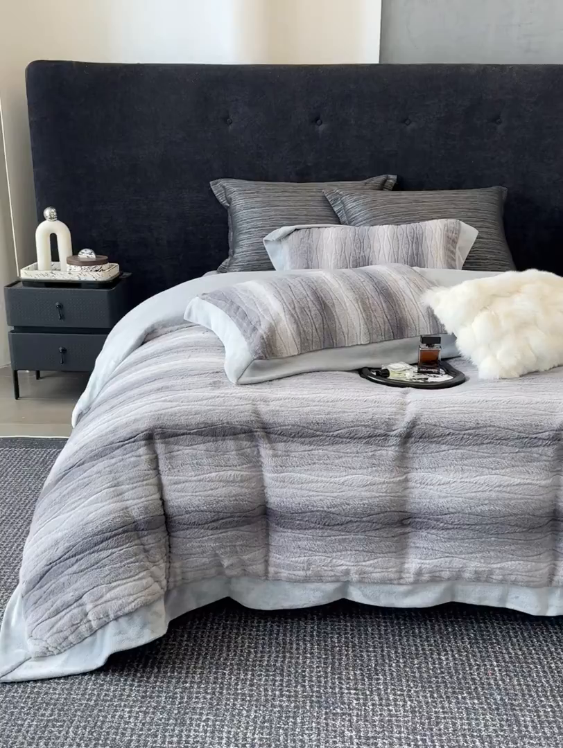 91家纺网 家纺一手货源 找家纺 若未家居 LOVEWE HOUSE 2025新款阿尔卑斯丹麦渐变山脉系风格貂四件套 水貂灰