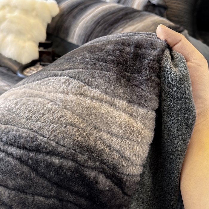 91家纺网 家纺一手货源 找家纺 若未家居 LOVEWE HOUSE 2025新款阿尔卑斯丹麦渐变山脉系风格貂四件套 雾面黑