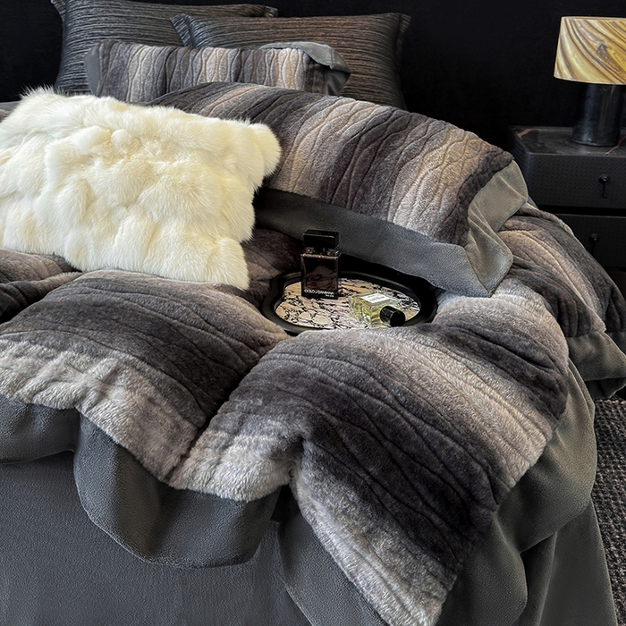 91家纺网 家纺一手货源 找家纺 若未家居 LOVEWE HOUSE 2025新款阿尔卑斯丹麦渐变山脉系风格貂四件套 雾面黑