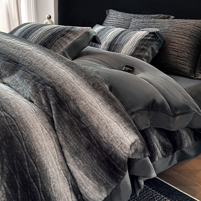 91家纺网 家纺一手货源 找家纺 若未家居 LOVEWE HOUSE 2025新款阿尔卑斯丹麦渐变山脉系风格貂四件套 雾面黑