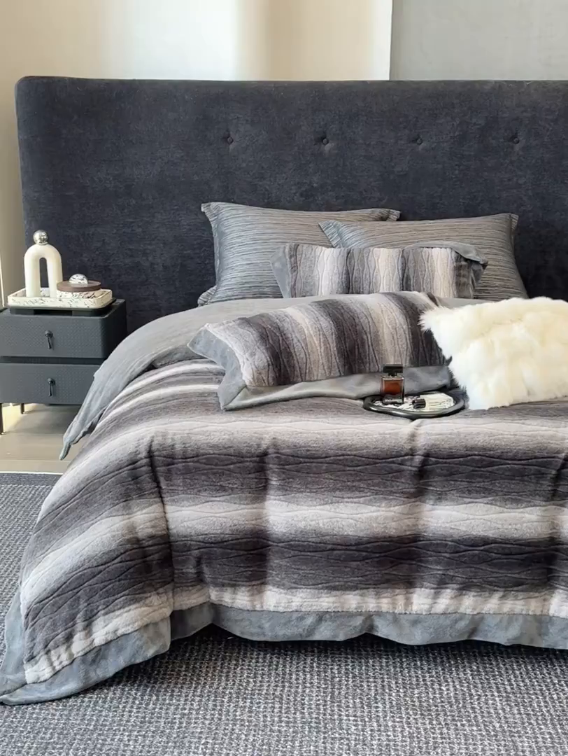 91家纺网 家纺一手货源 找家纺 若未家居 LOVEWE HOUSE 2025新款阿尔卑斯丹麦渐变山脉系风格貂四件套 雾面黑