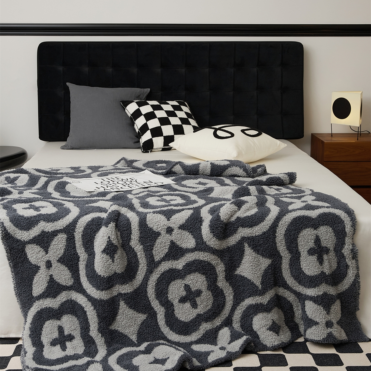 91家纺网 家纺一手货源 找家纺 暖绵绵家纺 新款半边绒几何图案复古韵味针织毯-卡辛（最低零售价：173元） 灰色-卡辛