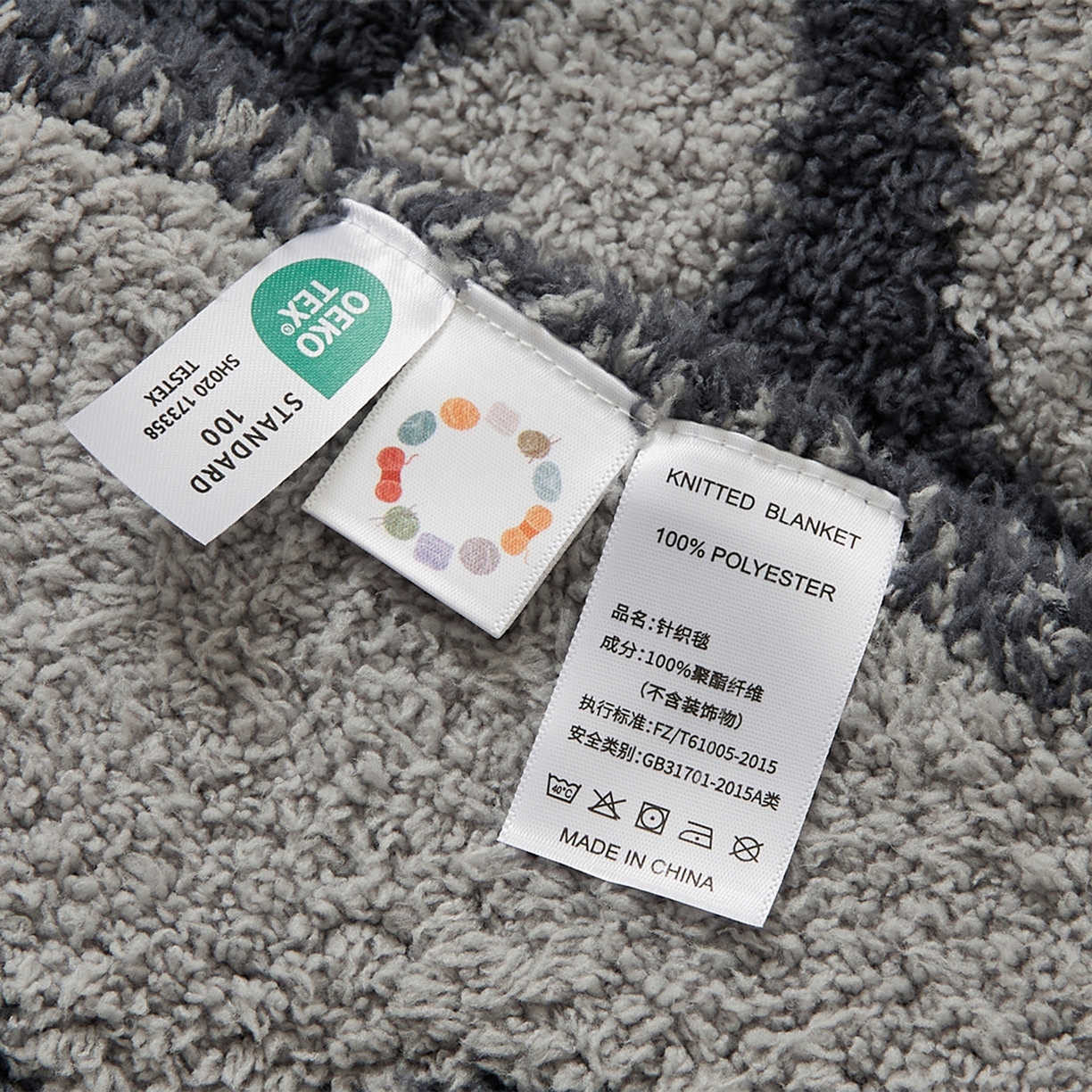 91家纺网 家纺一手货源 找家纺 暖绵绵家纺 新款半边绒几何图案复古韵味针织毯-卡辛（最低零售价：173元） 灰色-卡辛