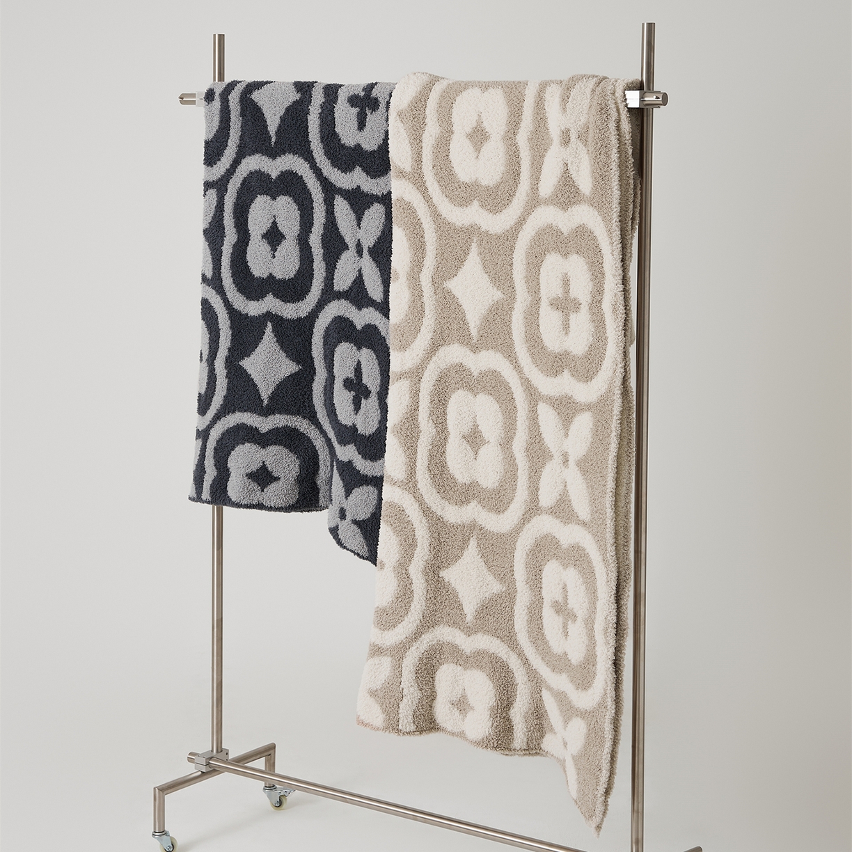 （总）暖绵绵家纺 新款半边绒几何图案复古韵味针织毯-卡辛（最低零售价：173元）