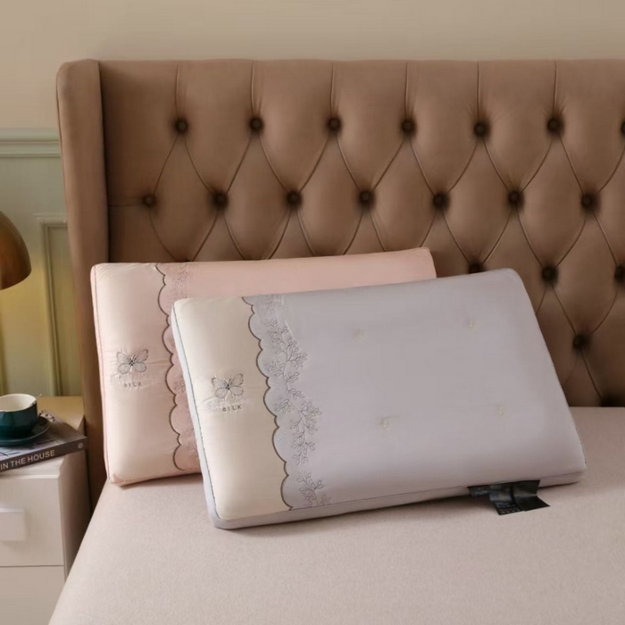 91家纺网 家纺一手货源 找家纺 （总）云熙枕业 2025新款云丝绣花高端大气羽丝护颈枕 枕头枕芯