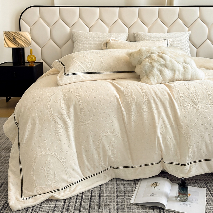 91家纺网 家纺一手货源 找家纺 若未家居 LOVEWE HOUSE 2025新款高克重牛奶绒四件套-镜中铃兰 镜中铃兰-米白