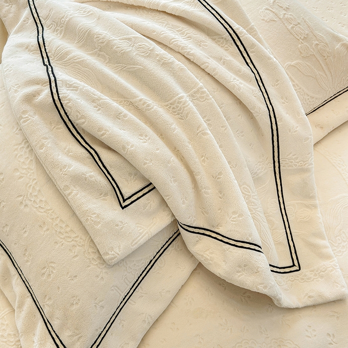 91家纺网 家纺一手货源 找家纺 若未家居 LOVEWE HOUSE 2025新款高克重牛奶绒四件套-镜中铃兰 镜中铃兰-米白