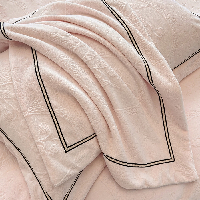 91家纺网 家纺一手货源 找家纺 若未家居 LOVEWE HOUSE 2025新款高克重牛奶绒四件套-镜中铃兰 镜中铃兰-浅粉