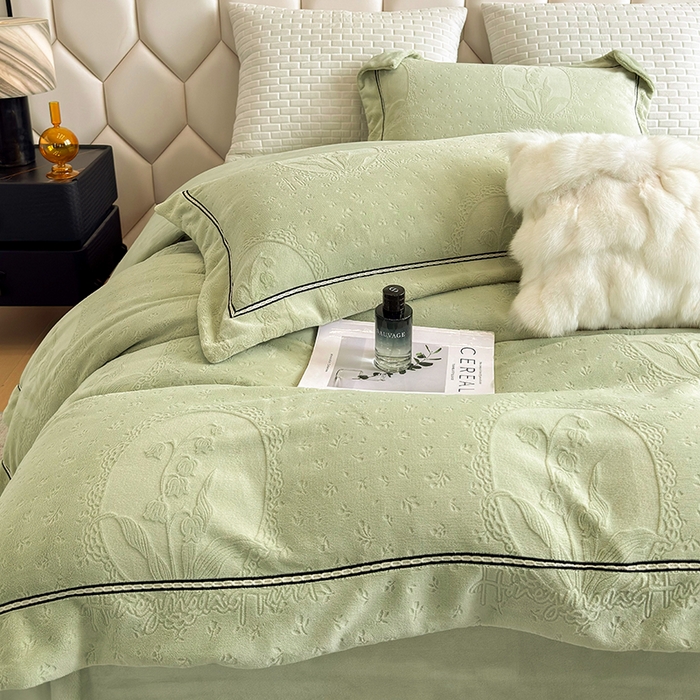 91家纺网 家纺一手货源 找家纺 若未家居 LOVEWE HOUSE 2025新款高克重牛奶绒四件套-镜中铃兰 镜中铃兰-浅绿