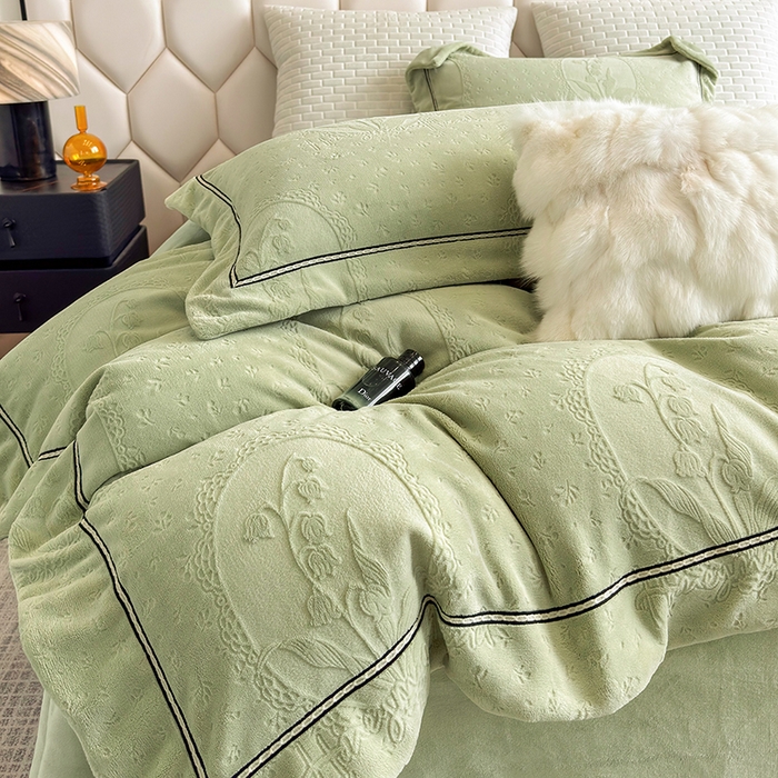 91家纺网 家纺一手货源 找家纺 若未家居 LOVEWE HOUSE 2025新款高克重牛奶绒四件套-镜中铃兰 镜中铃兰-浅绿