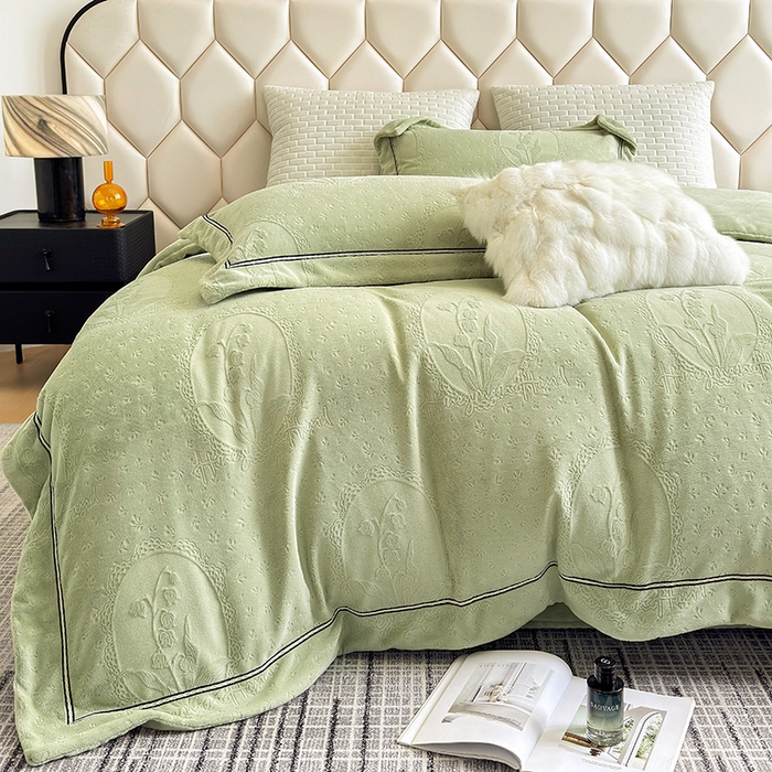 91家纺网 家纺一手货源 找家纺 若未家居 LOVEWE HOUSE 2025新款高克重牛奶绒四件套-镜中铃兰 镜中铃兰-浅绿